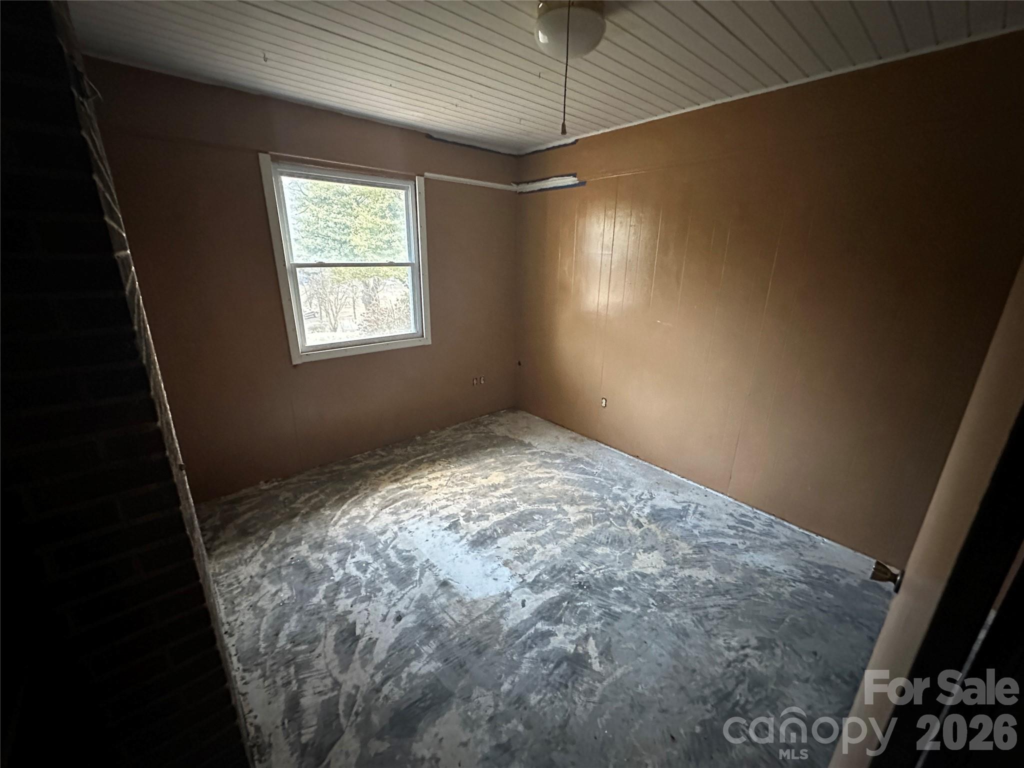 129 Ridgecrest Avenue Marble NC 28905