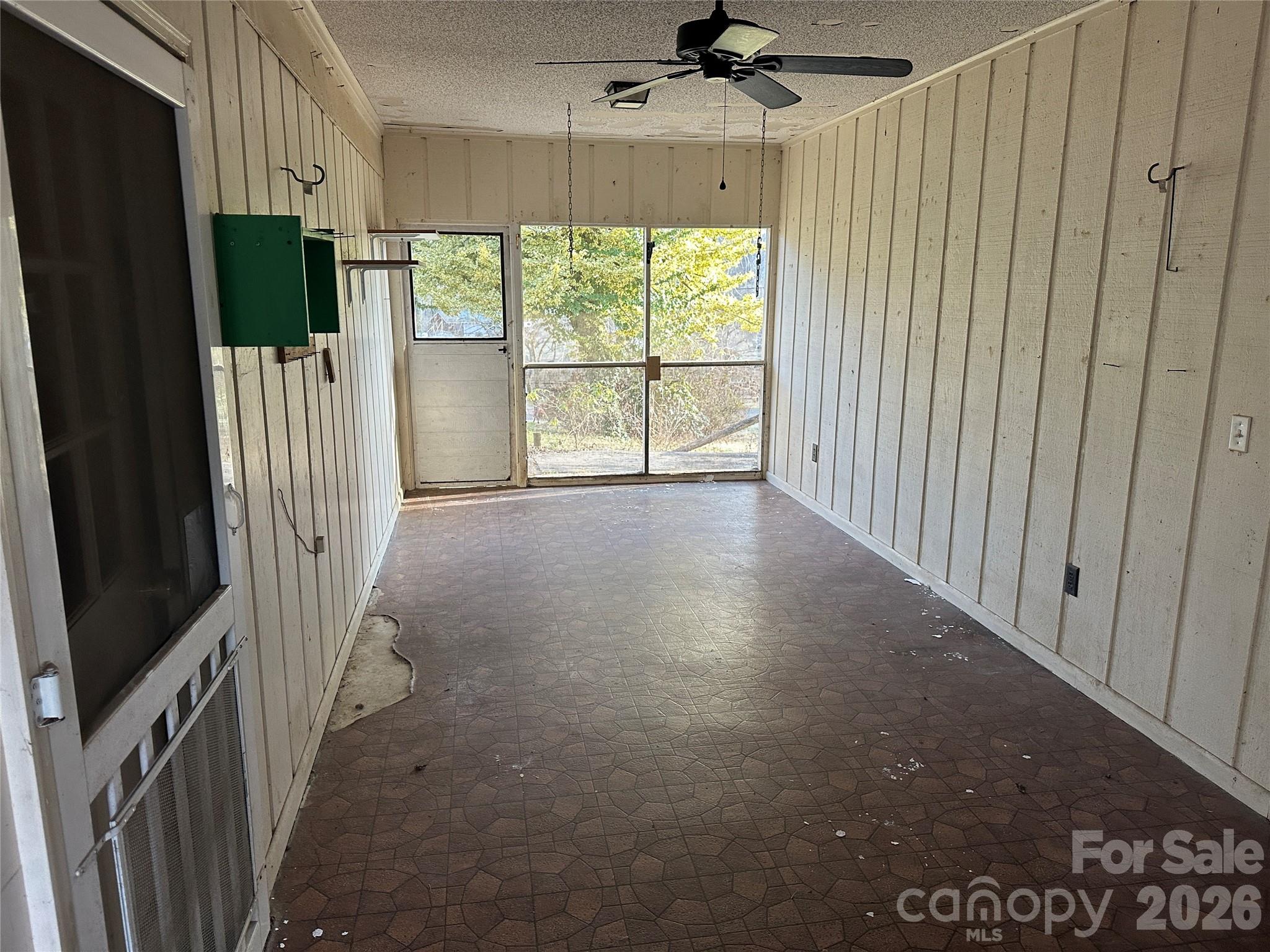 129 Ridgecrest Avenue Marble NC 28905