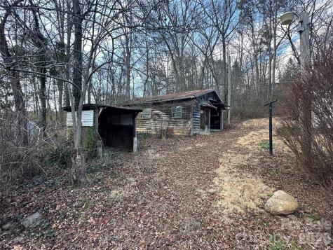 129 Ridgecrest Avenue Marble NC 28905
