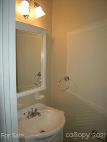 948 Heather Lane Charlotte NC 28209