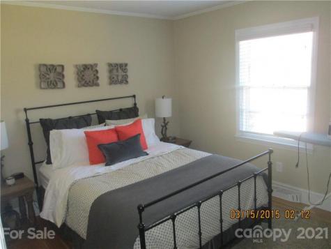 948 Heather Lane Charlotte NC 28209