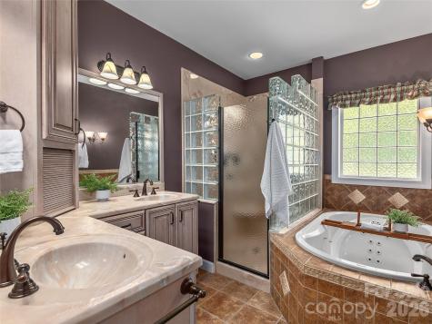 224 Hydrangea Drive Waynesville NC 28785