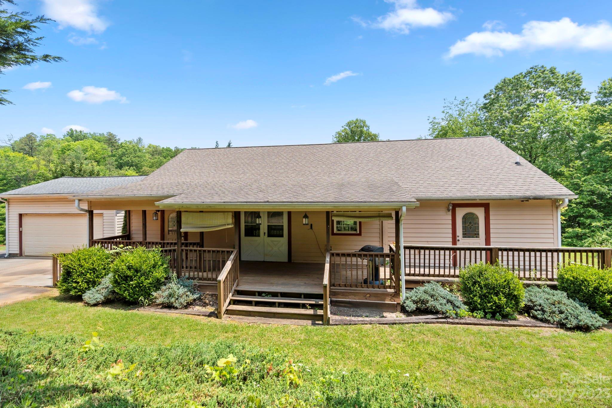 41 Fox Den Drive Burnsville NC 28714
