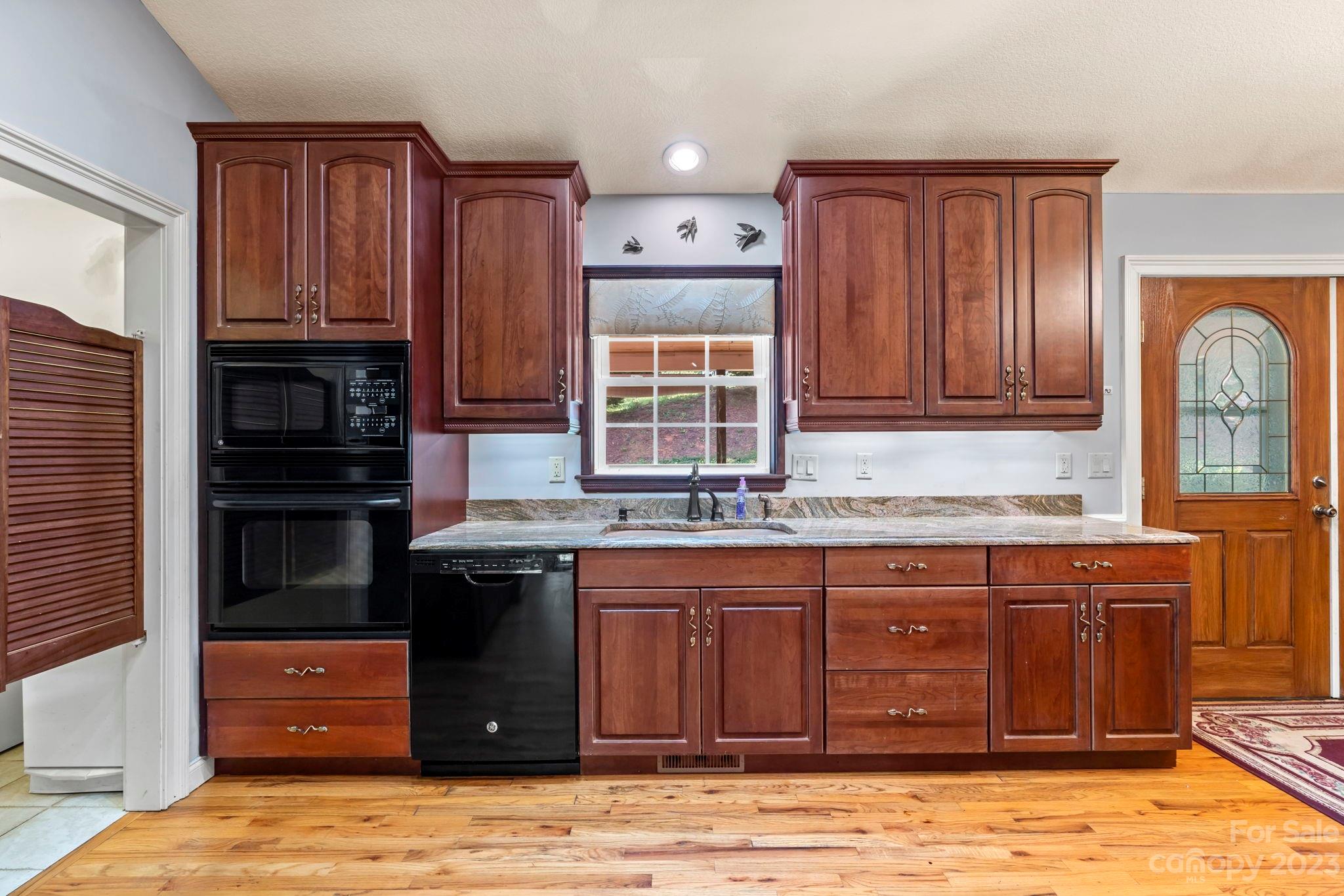 41 Fox Den Drive Burnsville NC 28714