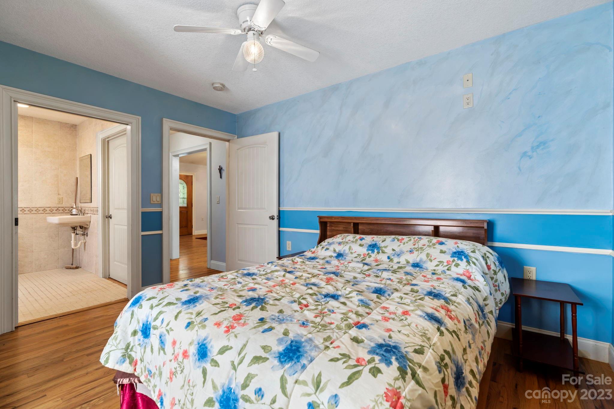 41 Fox Den Drive Burnsville NC 28714