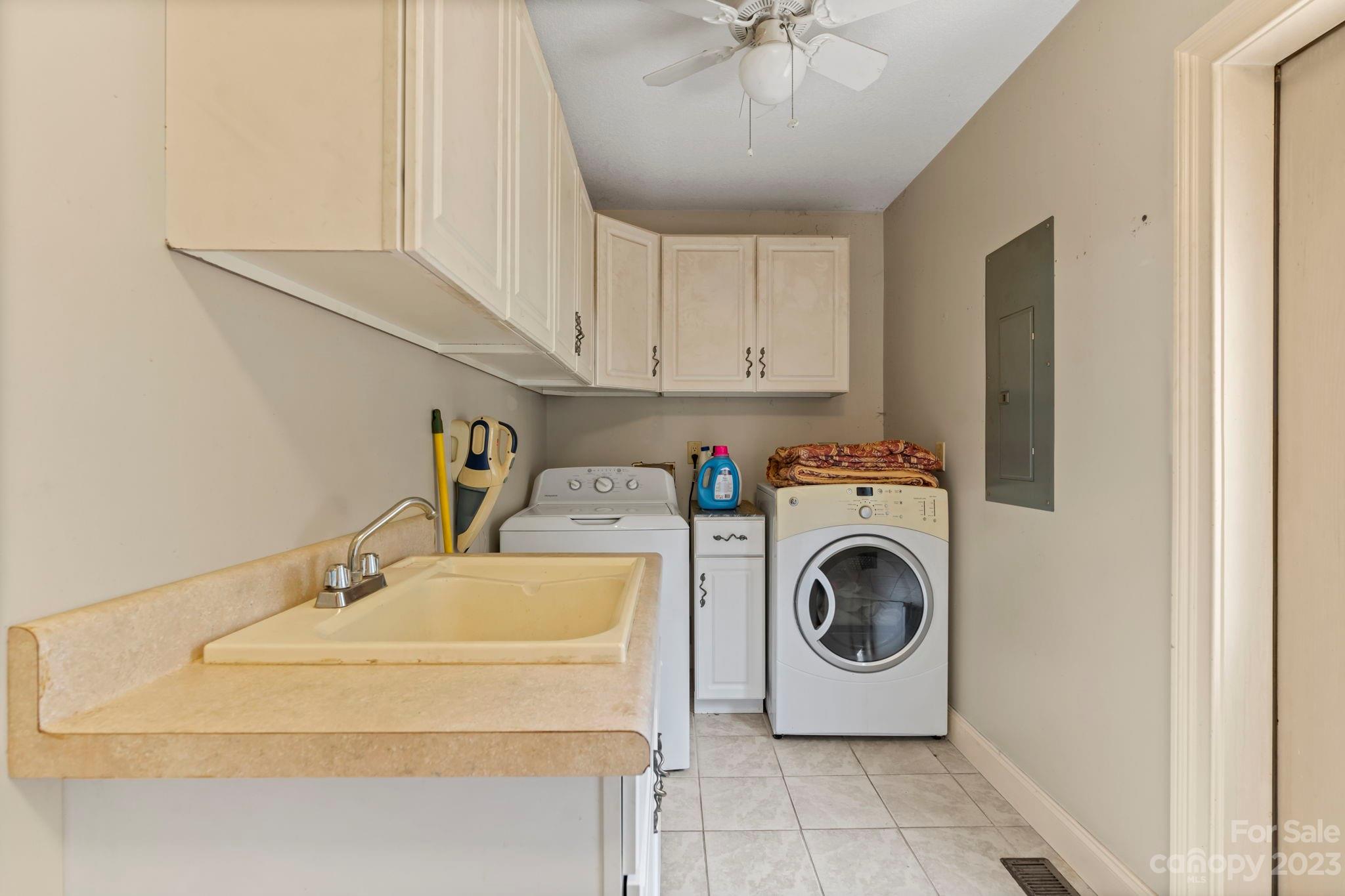 41 Fox Den Drive Burnsville NC 28714
