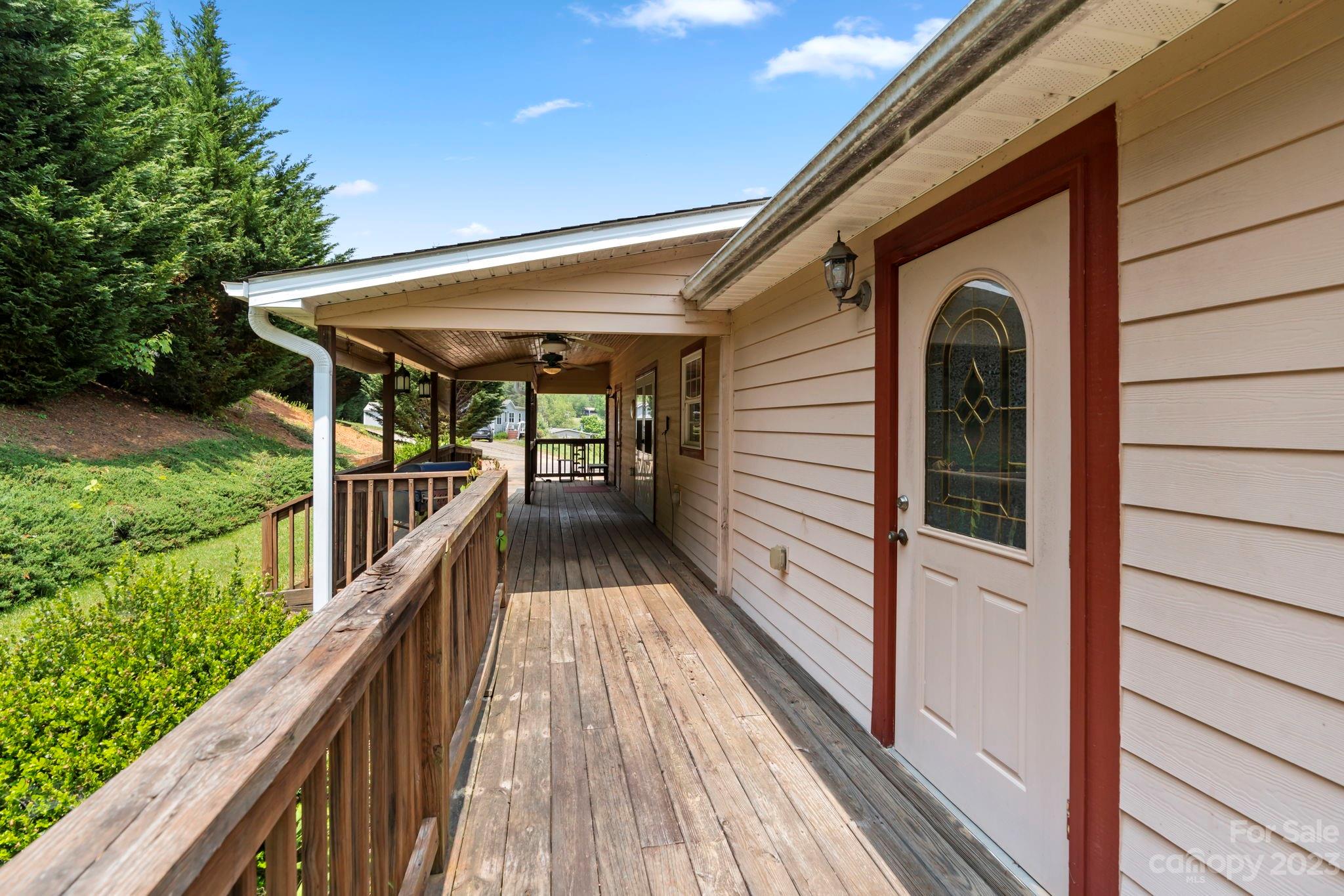 41 Fox Den Drive Burnsville NC 28714