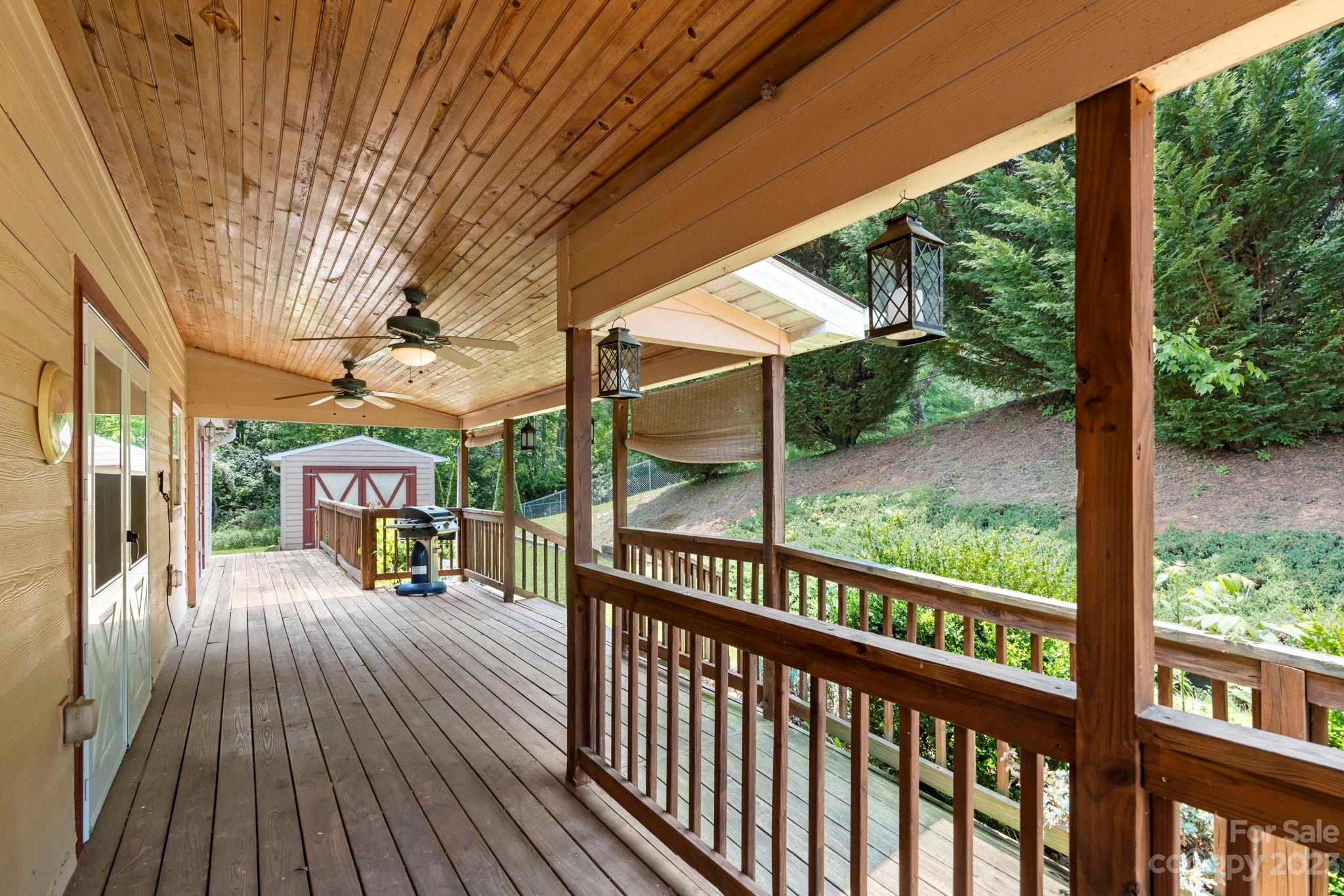 41 Fox Den Drive Burnsville NC 28714