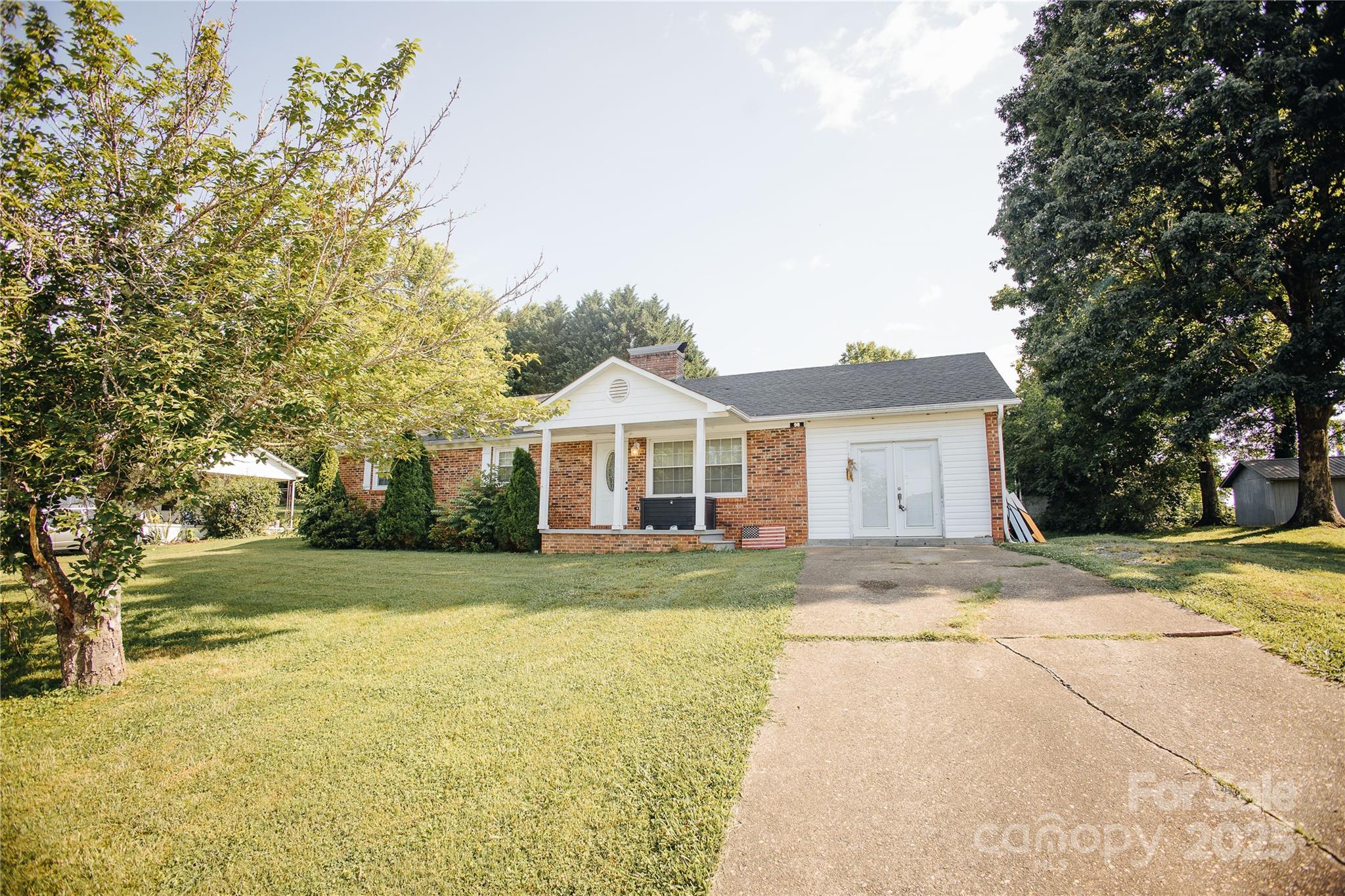 98 Long Street Marion NC 28752