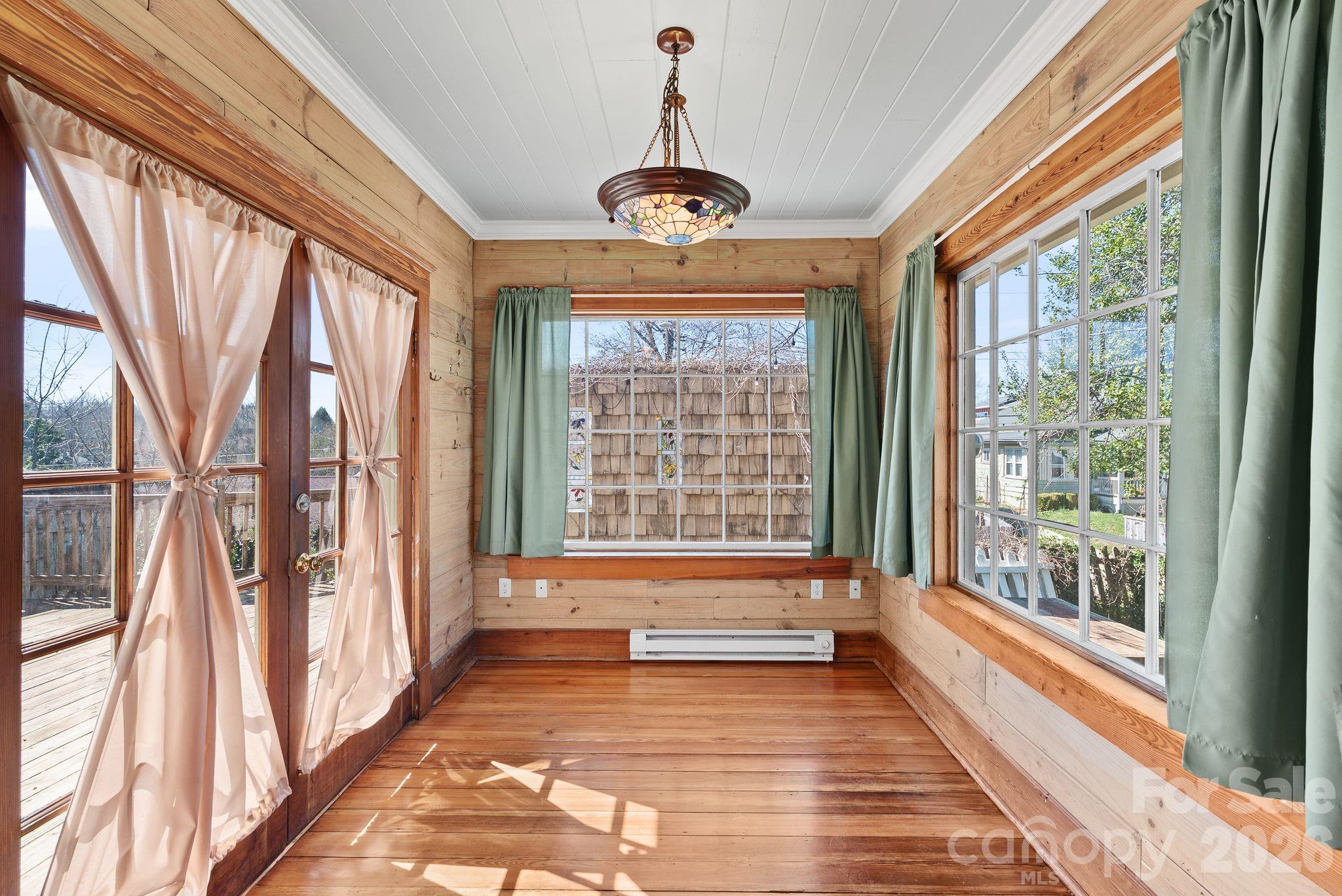 26 E Chestnut Street Asheville NC 28801