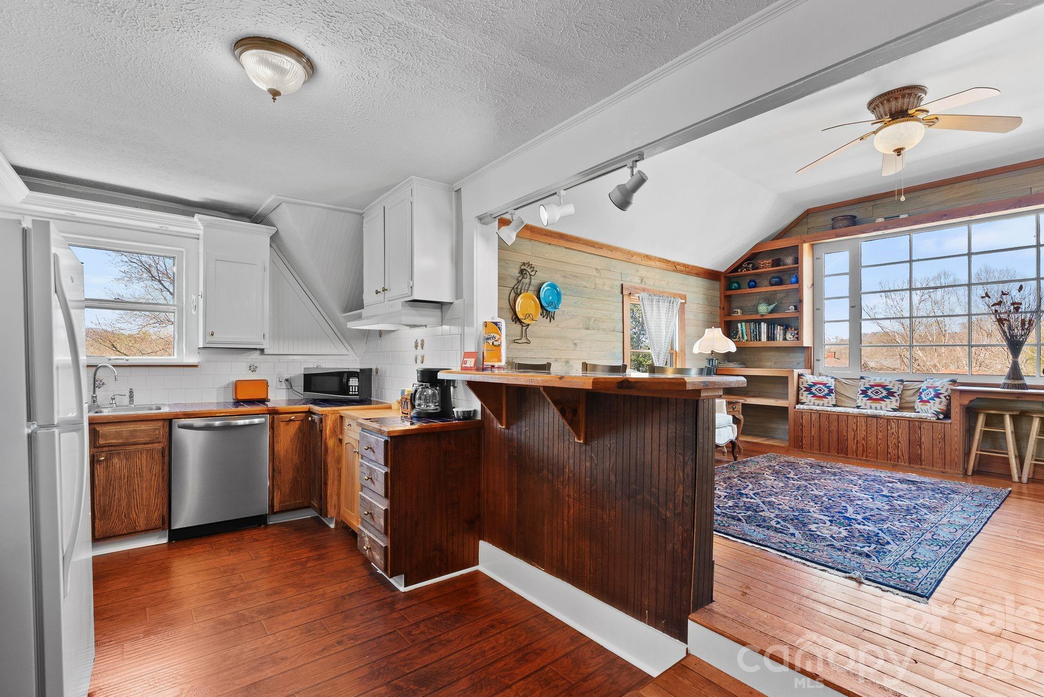 26 E Chestnut Street Asheville NC 28801