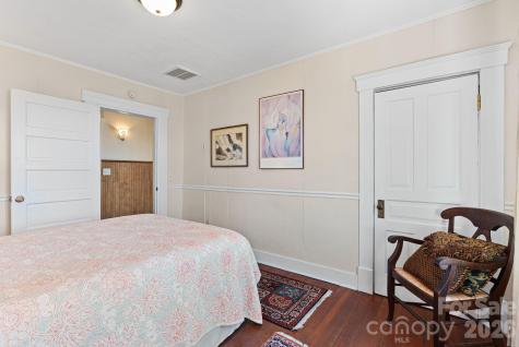 26 E Chestnut Street Asheville NC 28801