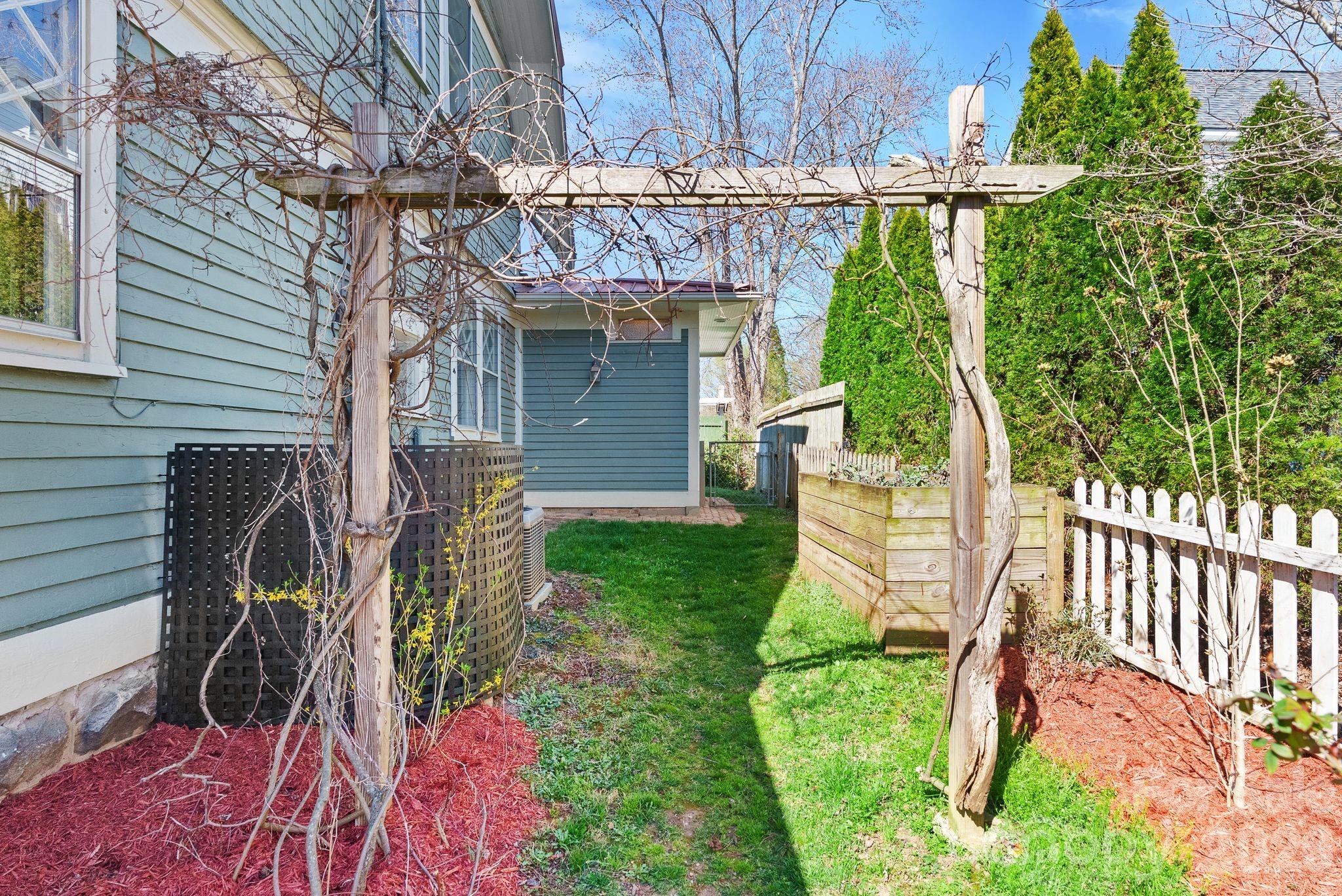 26 E Chestnut Street Asheville NC 28801