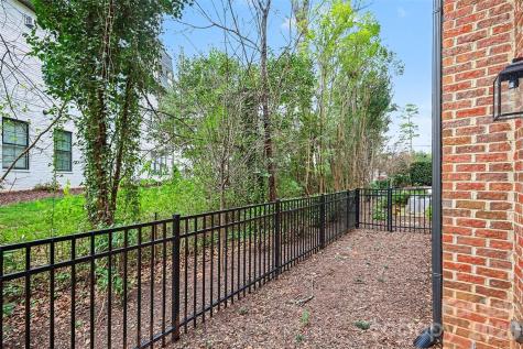 3030 Fairview Villa Court Charlotte NC 28209