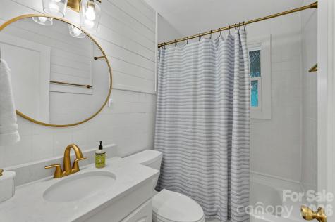 32 Central Avenue Weaverville NC 28787
