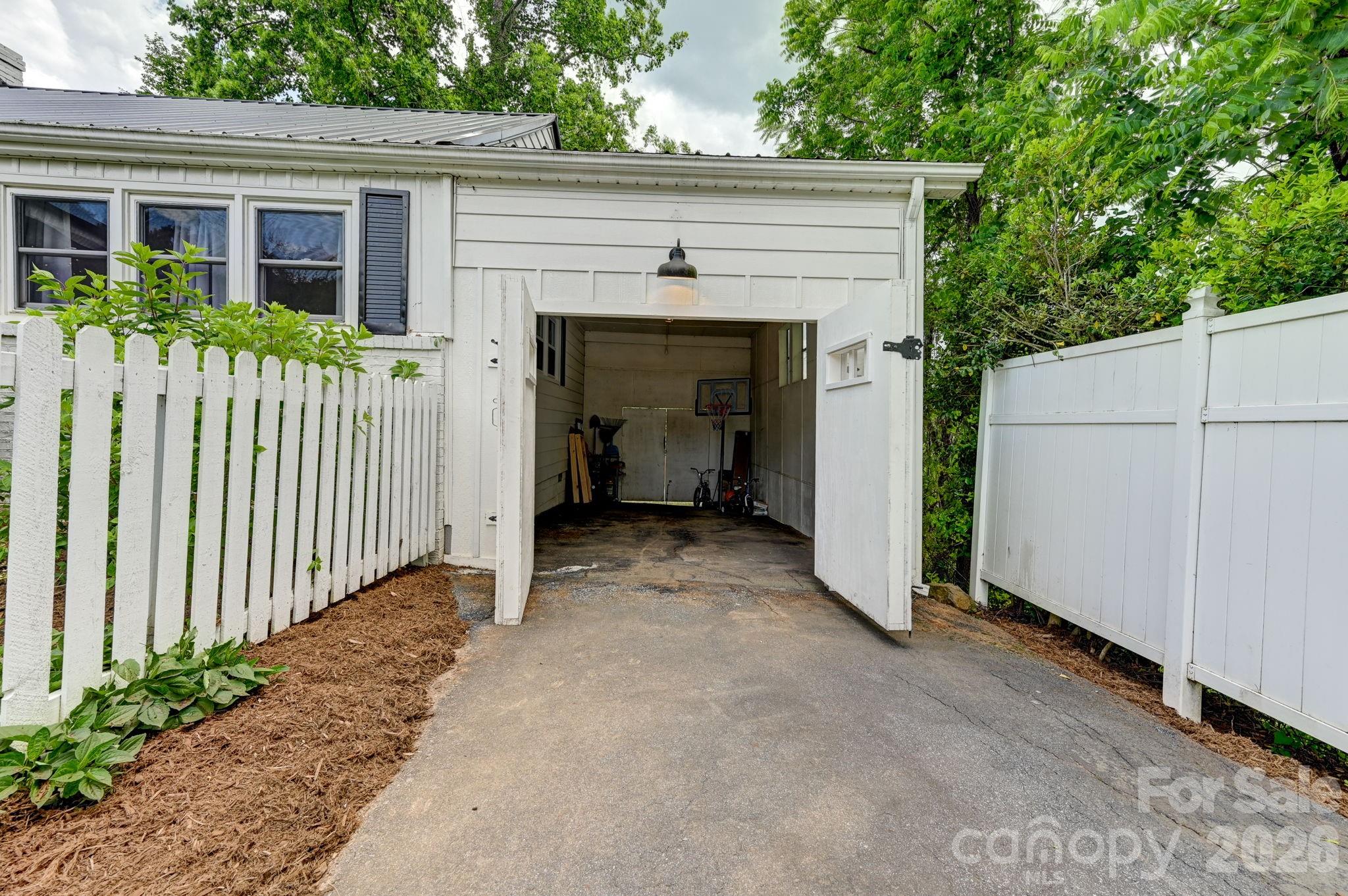 32 Central Avenue Weaverville NC 28787