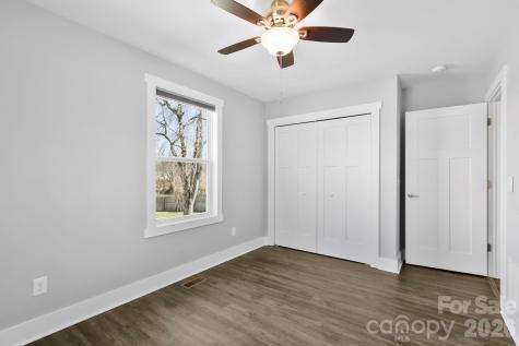 1844 Willow Road Hendersonville NC 28739