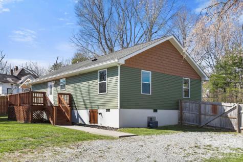 1844 Willow Road Hendersonville NC 28739