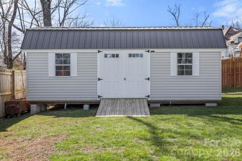 1844 Willow Road Hendersonville NC 28739