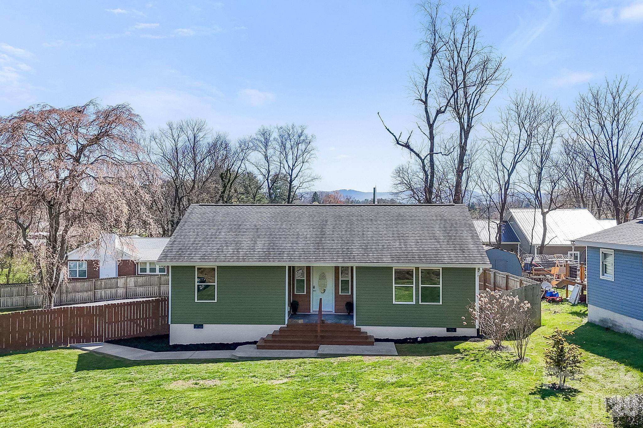 1844 Willow Road Hendersonville NC 28739