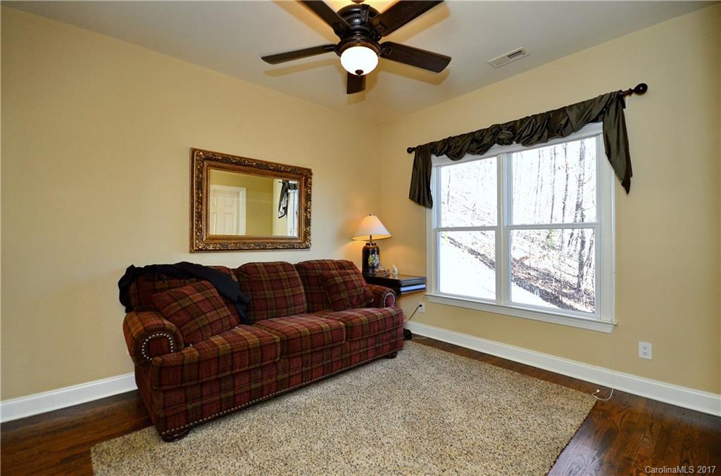 29 Hope View Road Swannanoa NC 28778