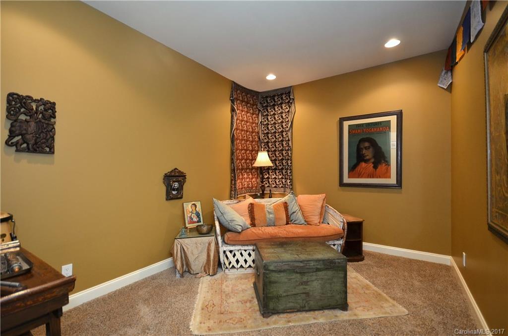 29 Hope View Road Swannanoa NC 28778