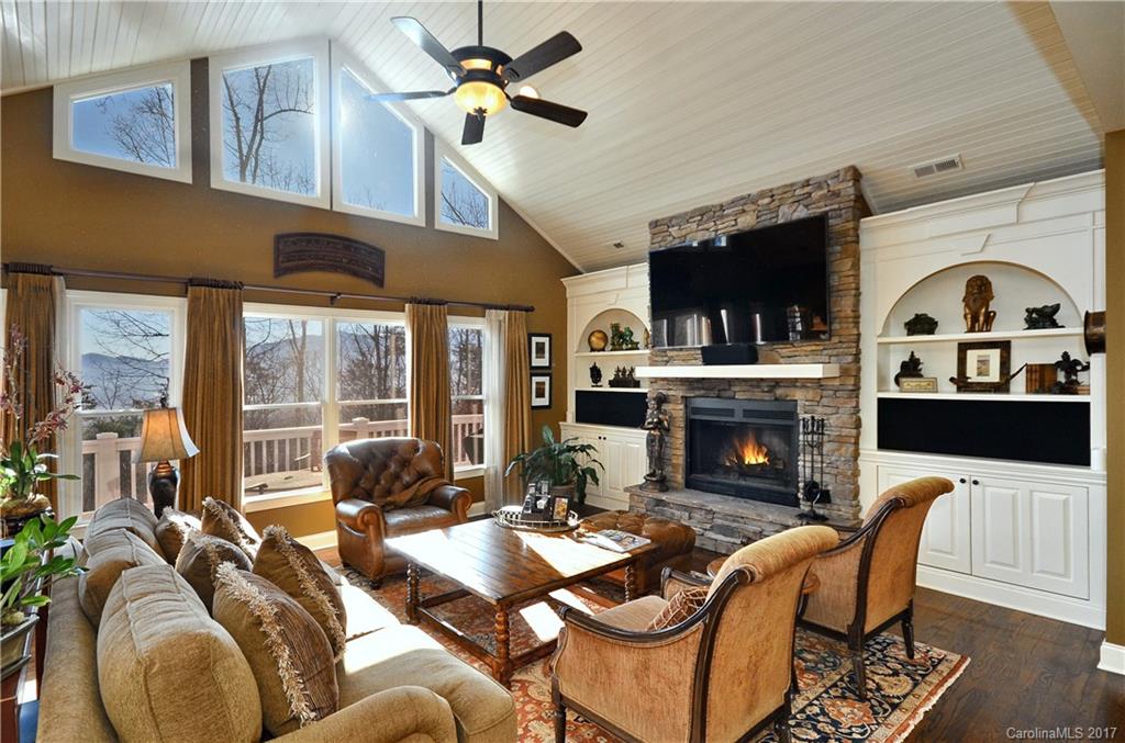 29 Hope View Road Swannanoa NC 28778