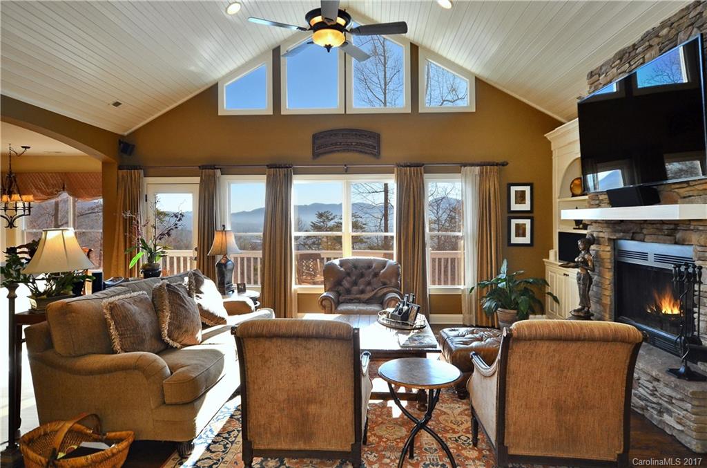 29 Hope View Road Swannanoa NC 28778