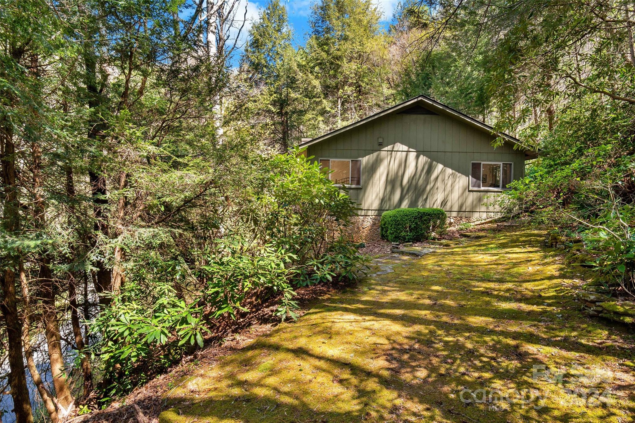 24 Black Oak Forest Road Fairview NC 28730