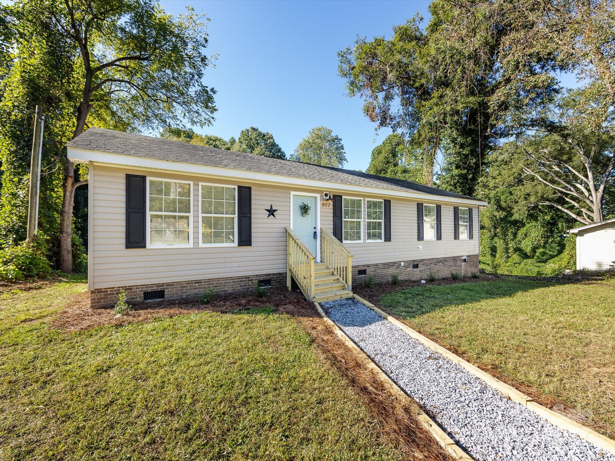 907 E 4th Avenue Gastonia NC 28054