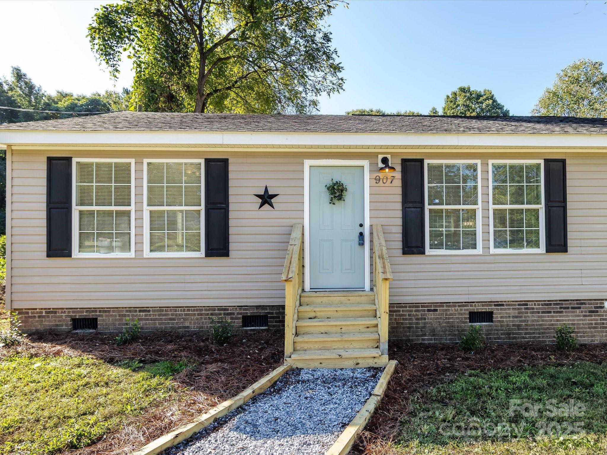 907 E 4th Avenue Gastonia NC 28054