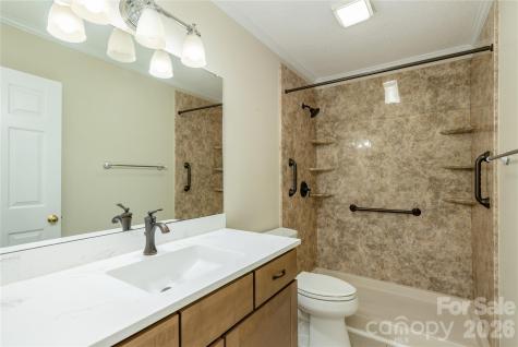 176 Derbyshire Drive Hendersonville NC 28792