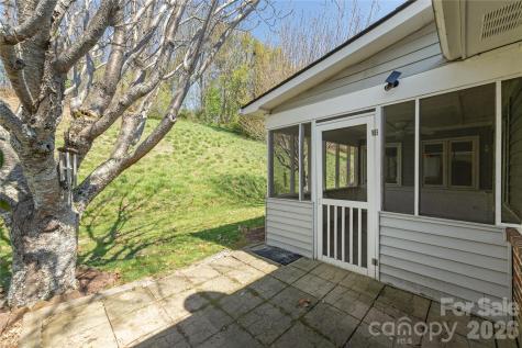 176 Derbyshire Drive Hendersonville NC 28792