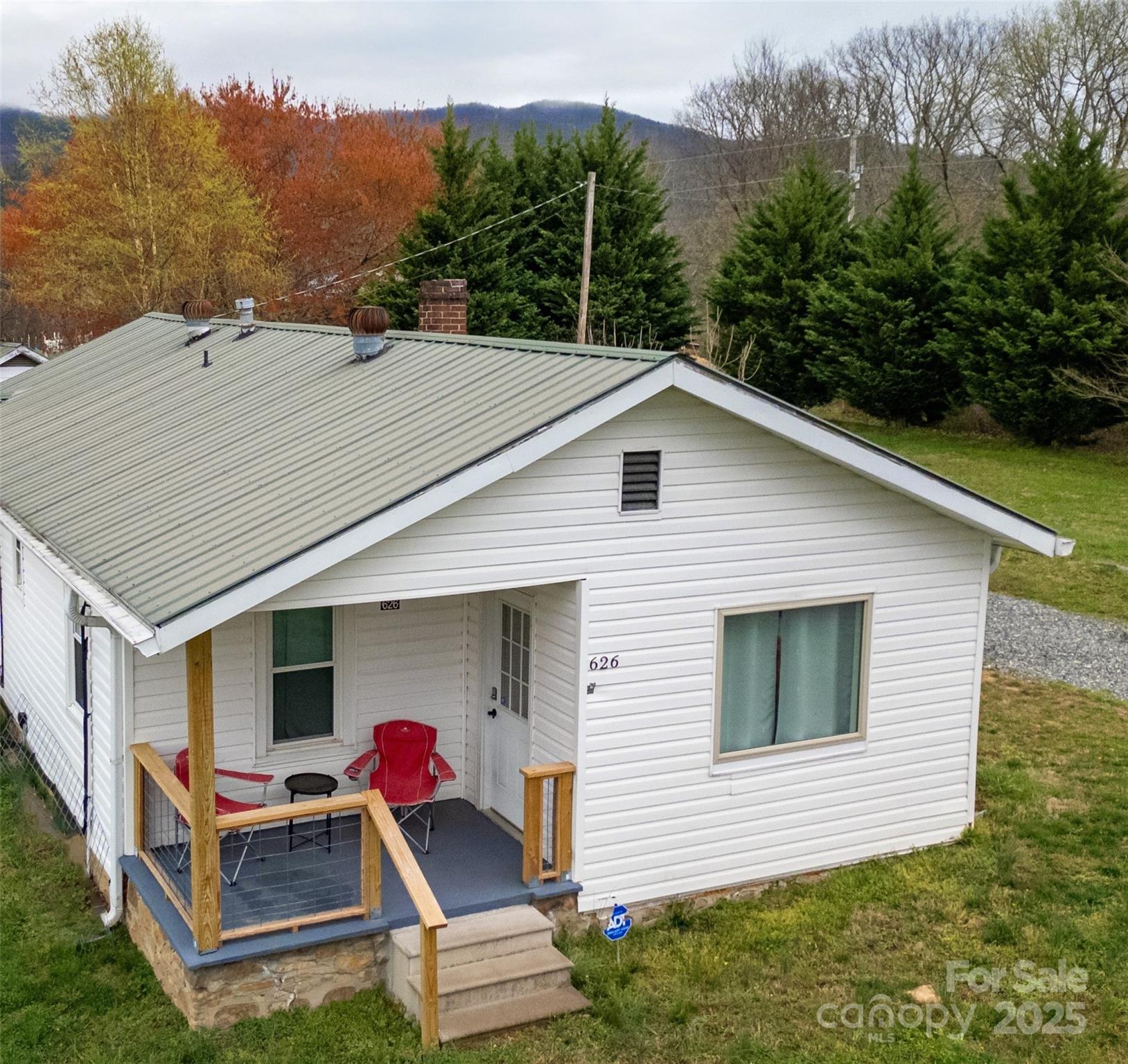 626 Fairview Loop Hot Springs NC 28743