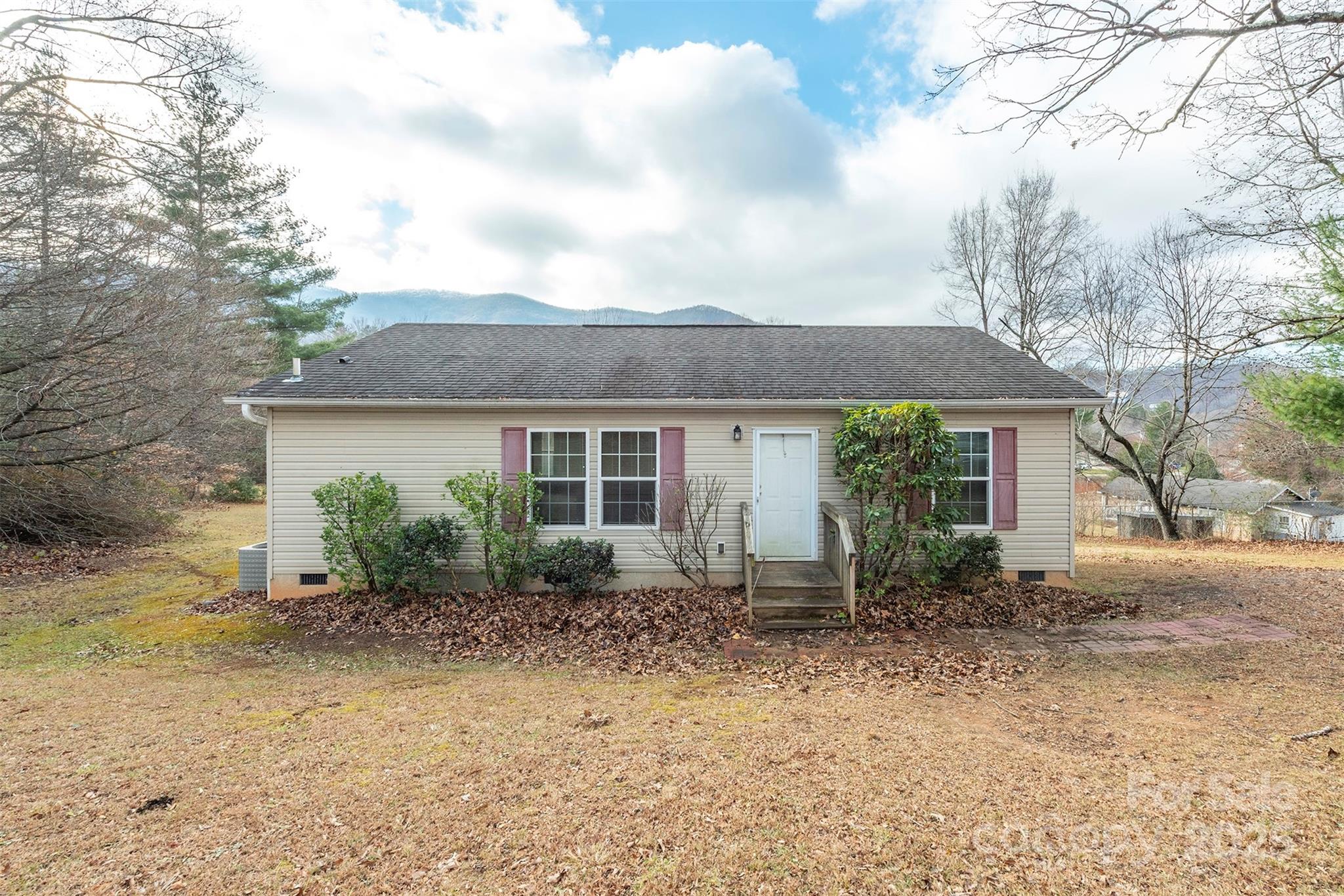 332 Richmond Avenue Swannanoa NC 28778