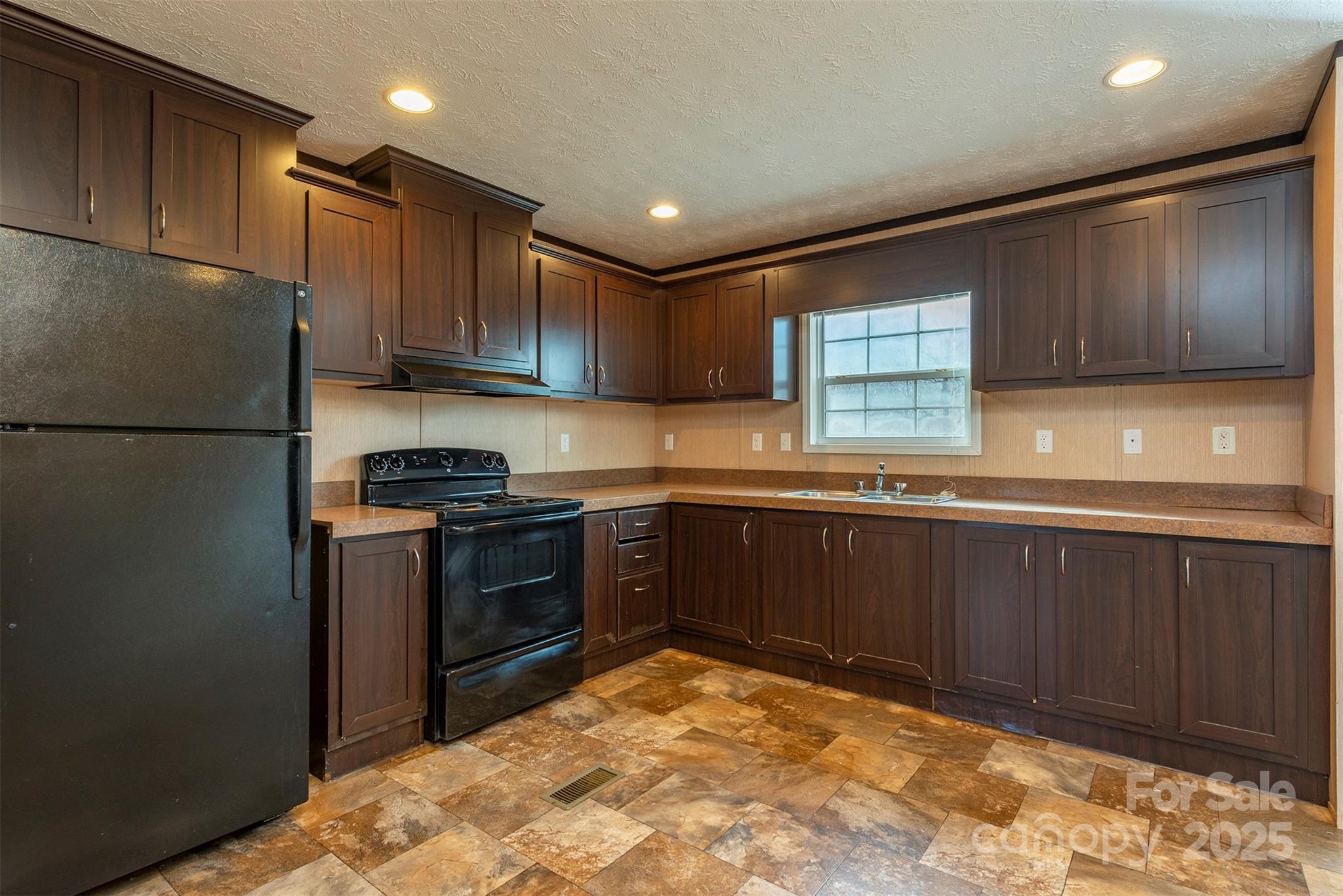 332 Richmond Avenue Swannanoa NC 28778