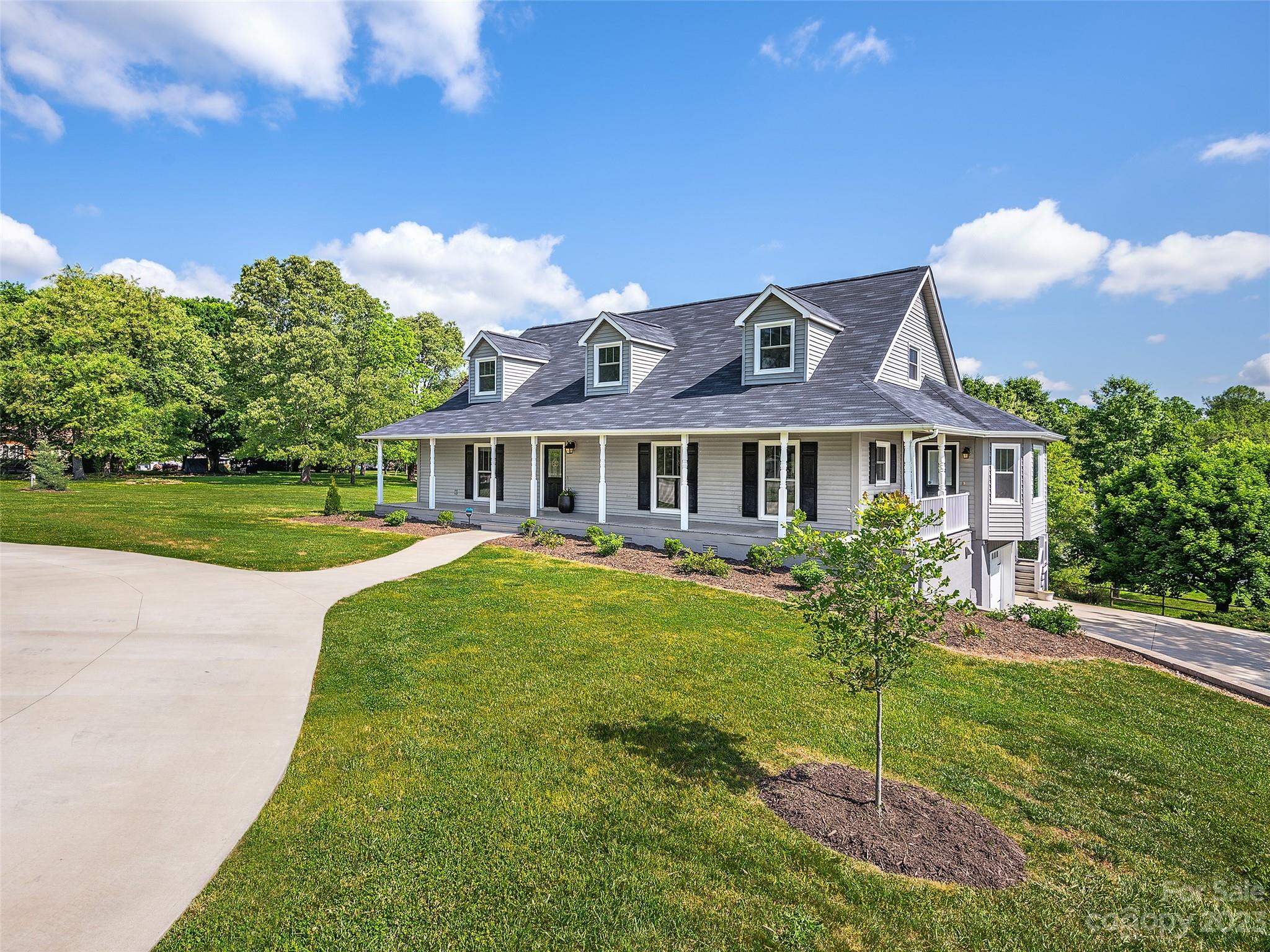 56 Amber Drive W Horse Shoe NC 28742