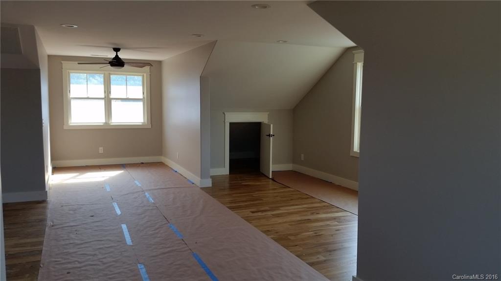 28 Shaker Court Asheville NC 28805