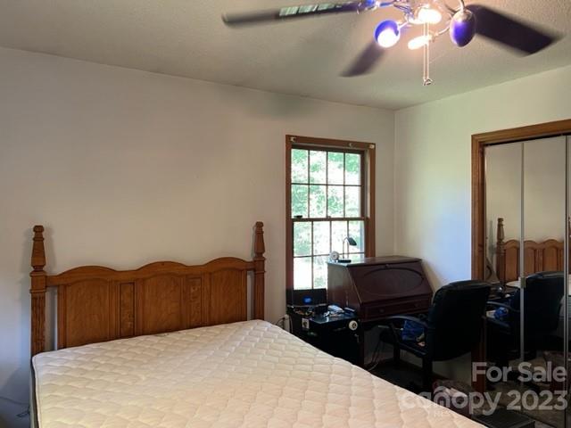 2752 Old Highway 221 S Marion NC 28752