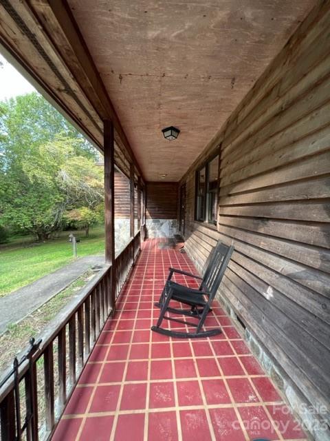 2752 Old Highway 221 S Marion NC 28752