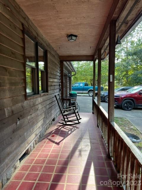 2752 Old Highway 221 S Marion NC 28752