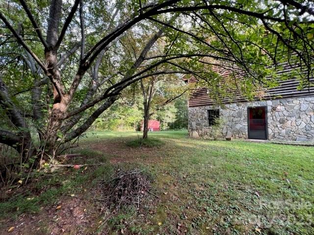 2752 Old Highway 221 S Marion NC 28752