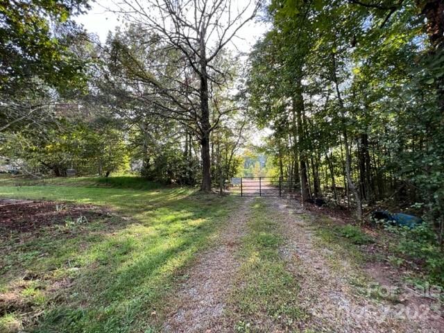 2752 Old Highway 221 S Marion NC 28752