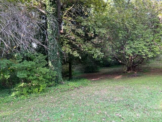 2752 Old Highway 221 S Marion NC 28752