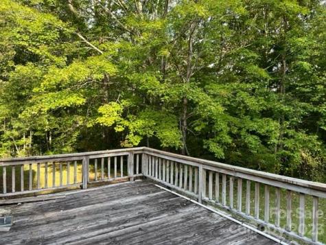 2752 Old Highway 221 S Marion NC 28752