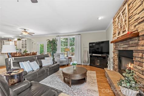 420 Kanuga Forest Drive Hendersonville NC 28739