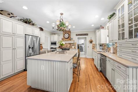 420 Kanuga Forest Drive Hendersonville NC 28739