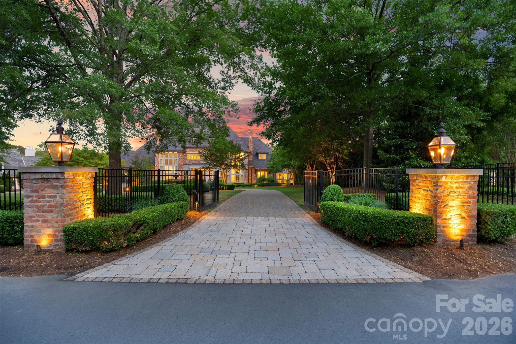 4536 Parview Drive N Charlotte NC 28226
