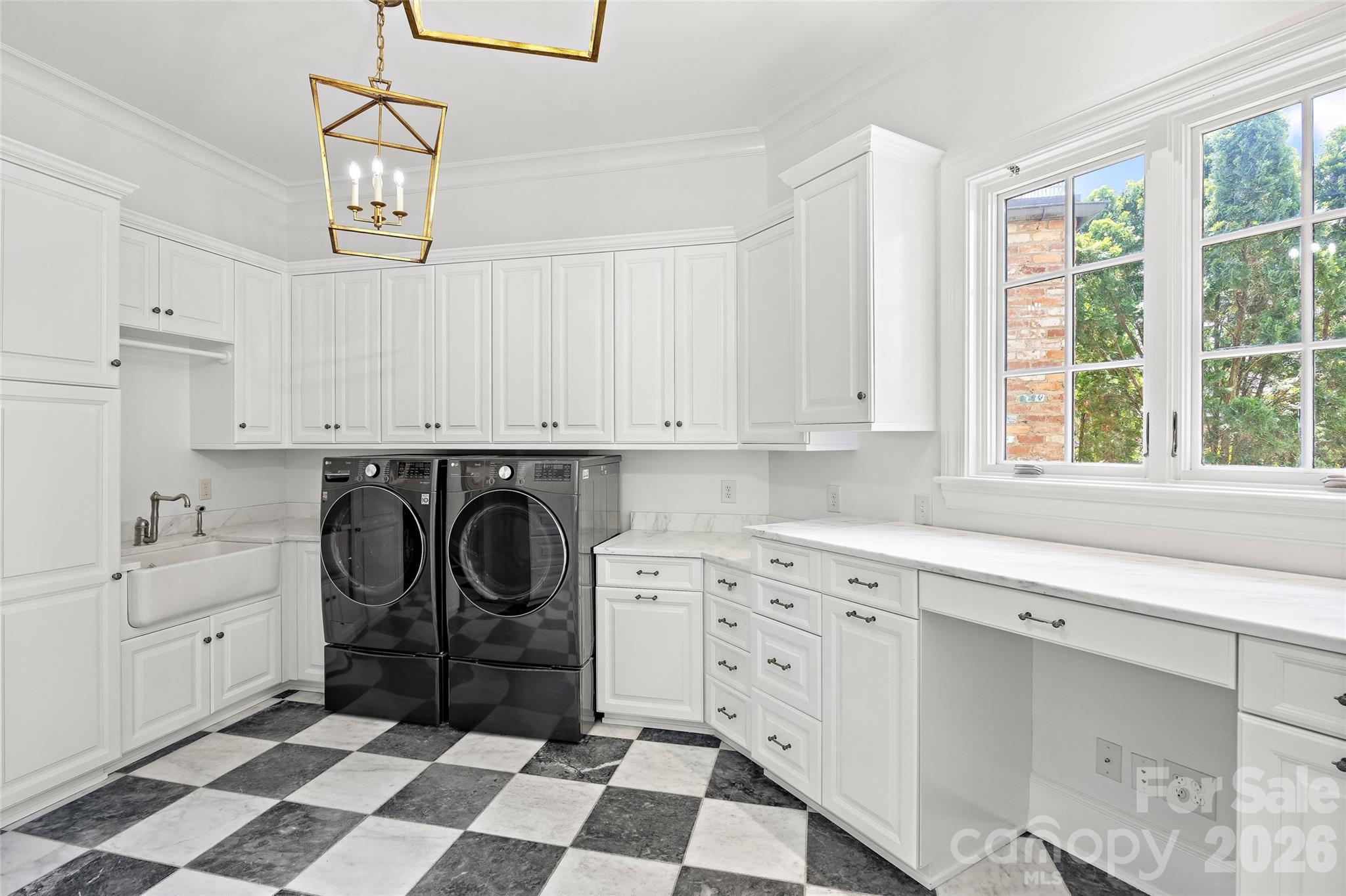 4536 Parview Drive N Charlotte NC 28226