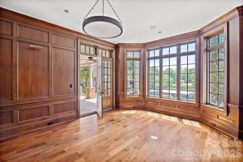 4536 Parview Drive N Charlotte NC 28226